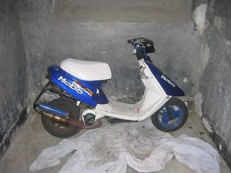 Yamaha Jog fs  | > SOLGT < | - Som den står nu, hehe.. den er bare lidt beskidt... bare lige en våd klud og den er " Shine " billede 19