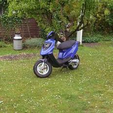 PGO hot 50. den blå satan.