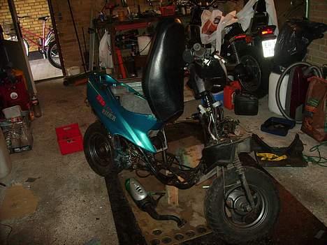 Kreidler Easy rider [ Solgt 3700 ] - som den står, beskidt og adskilt, er ved at blive samlet igen, efter blokken er malet billede 18