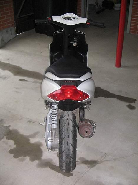 Yamaha Jog R - Røven... Her kan man se den hjemmelavede plade... billede 8