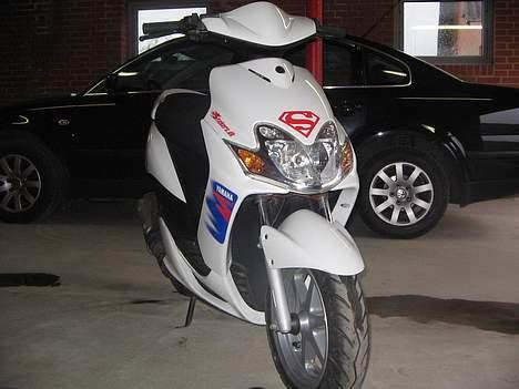 Yamaha Jog R - Her ser hun godt ud, læg mærke til passaten i baggrunden... billede 12