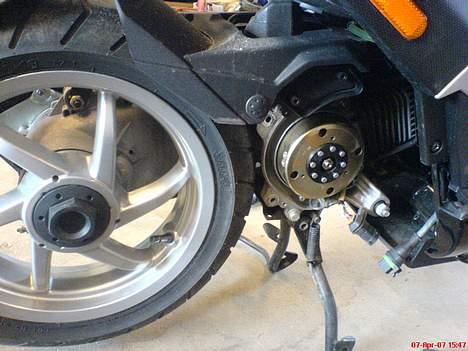 Piaggio Nrg power dt solgt - der bliver skifiet udstødning :)  billede 5