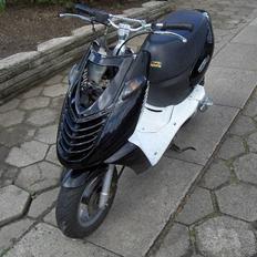 Aprilia Sonic LC Solgt.
