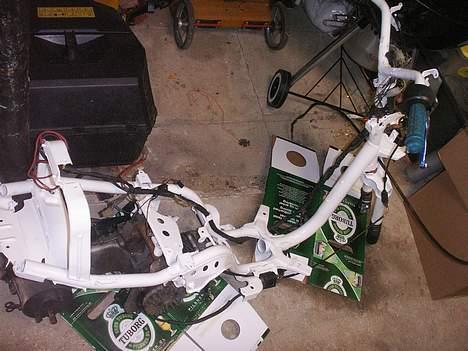 Yamaha Jog fs .. Byttet  ! - Stellet er blevet auto Larkeret hvidt ! billede 3