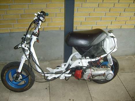 Yamaha Jog fs .. Byttet  ! - Som den står lige nu, mangler kun skjolde.  billede 5