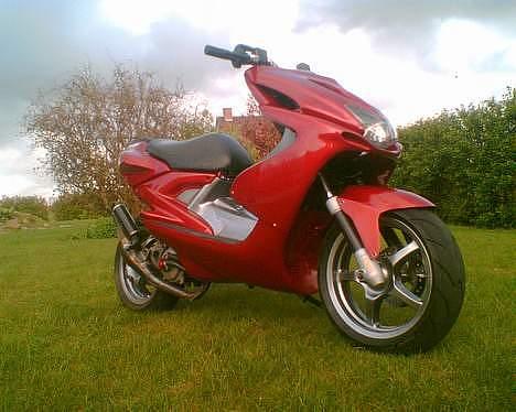 Yamaha Jog R Solgt - Den nye aerox.. den kommer snart herind på sg:) billede 10