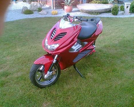 Yamaha Jog R Solgt - Den nye aerox.. den kommer snart herind på sg:) billede 11