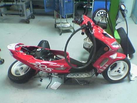 Peugeot Speedfight 2 (SOLGT) - Det er så min scooter da jeg begyndte mit projekt ;) billede 5