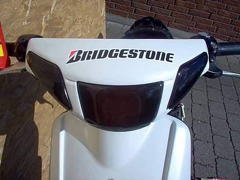 Yamaha Jog FS - i skal lige huske.. Den har et navn.. Og det er BABE :P :)  billede 5