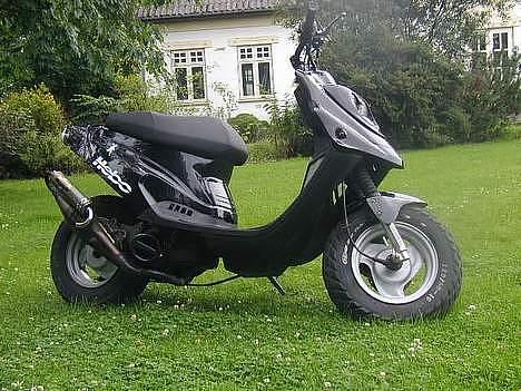 PGO Hot 50 *TIL SALG*!! - Fra siden.. Lidt træls med de fælge.. :( Vil gerne ha PMX på! billede 6