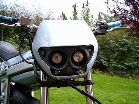 Suzuki Street Magic SOLGT - Her den onde DHH front igen billede 8