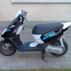 Aprilia Sonic ## SOLGT ##