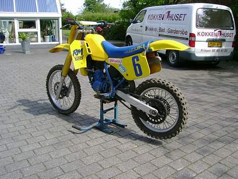 Suzuki RM125cc banecrosser TIL S billede 2