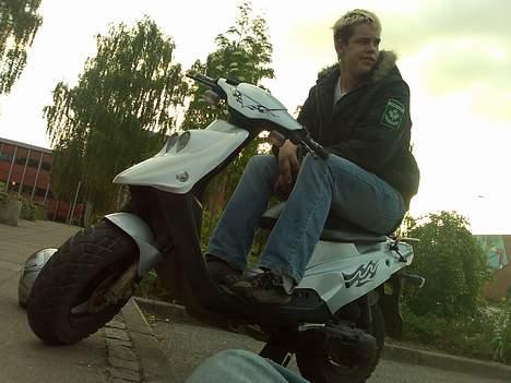 PGO Hot 50 solgt - set nedefra billede 17