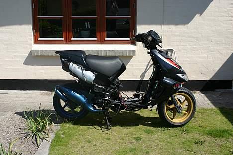 Aprilia Ditech LC DD solgt - ja scooteren er lige kommet fra værkstedet så den er lidt adskildt billede 1