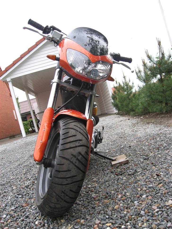 Suzuki Street Magic SOLGT - Fed vinkel syntes jeg selv :D og federe front fåes ikk!  billede 1