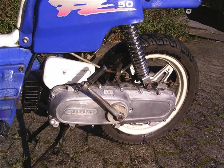 Suzuki FZ50 @ Mie Solgt - Nyvasket d. 07/11/07 :) Og faktisk også poleret! :) billede 5