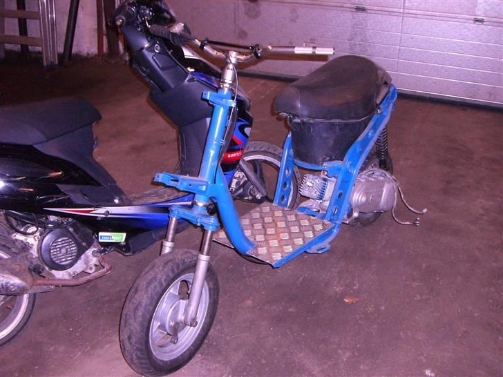 Piaggio Zip air cooled gl. - Lige kommet hjem fra malleren og samlet forgaffel. billede 1
