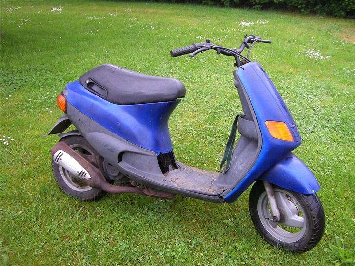 Piaggio Zip air cooled gl. - Sådan så den så ud da jeg købte den og inden frontalt sammenstød med crosser. billede 10
