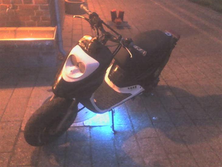 {{currentPhoto.altText}} billede {{currentPhoto.number}}