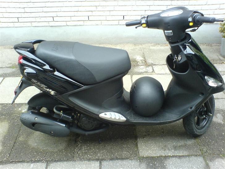 PGO Black Magic billede 4