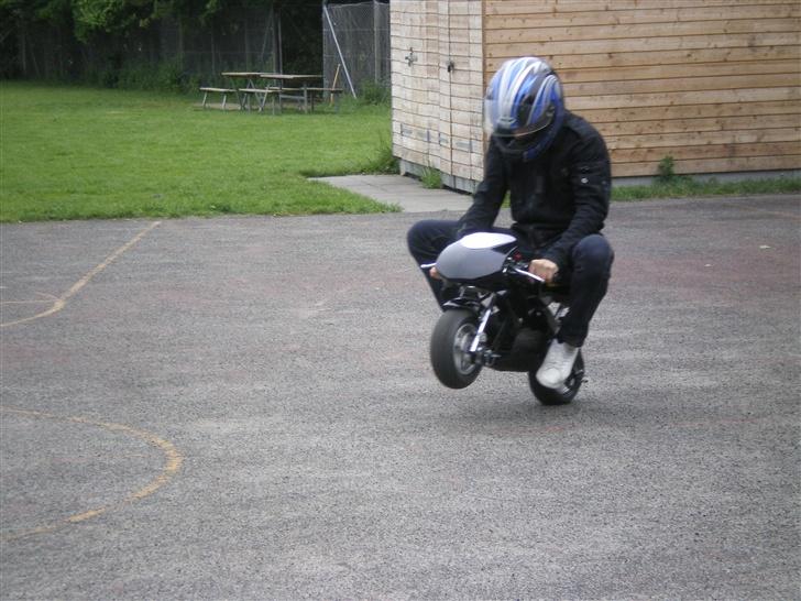 MiniBike pocketbike [SOLGT]   - dagen jeg fik den :D billede 4