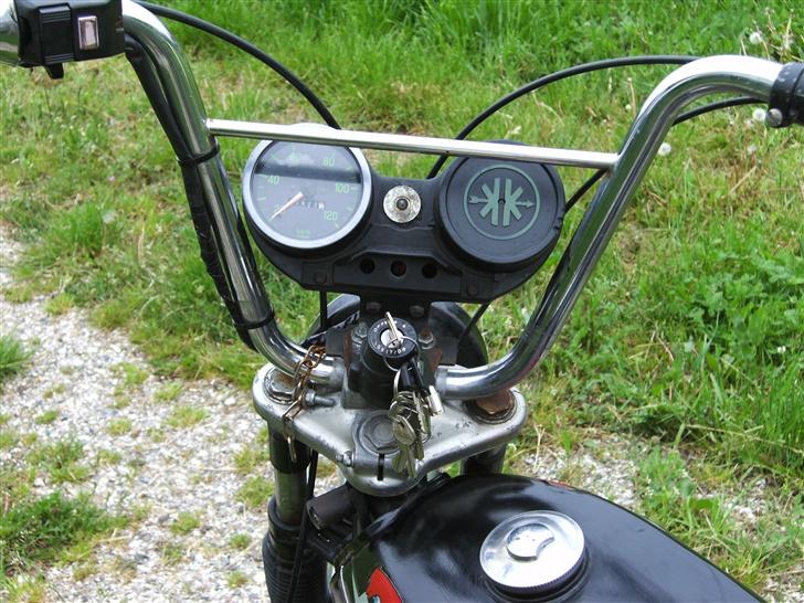 Puch Monza - Den lille diode i midten (rød) er langtlys indikatoren! billede 4