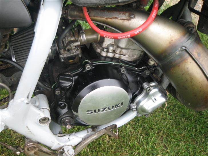 Suzuki Rmx solgt - motoren billede 4