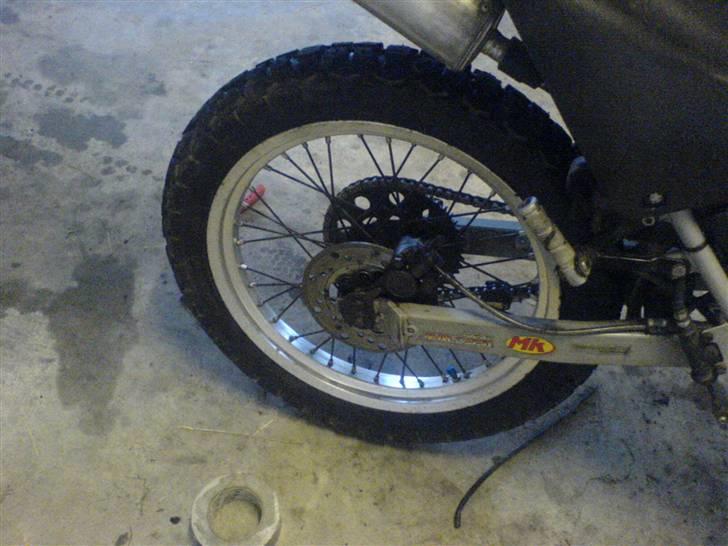 Suzuki Rmx solgt - bagfælgen er blevet pudset :O billede 5