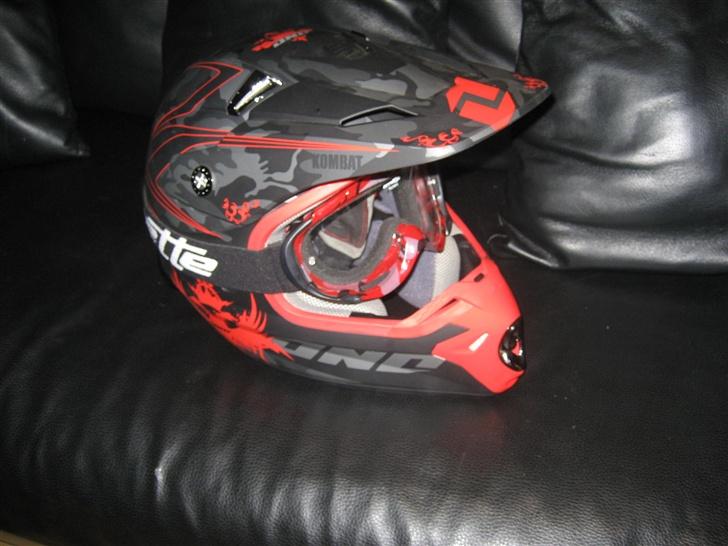 Derbi Senda Xtreme 50 SM SOLGT - Min nye hjelm :P billede 12