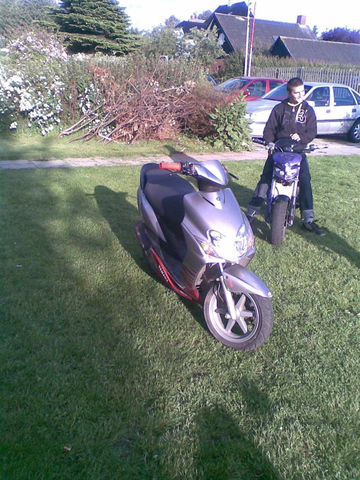 Yamaha jog r (solgt) billede 1