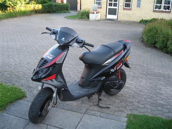 Piaggio solgt billede 1