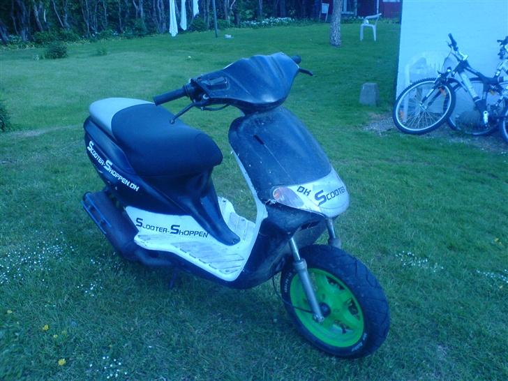 Derbi Atlantis Bullet - Sådan ser den ud herfra billede 1