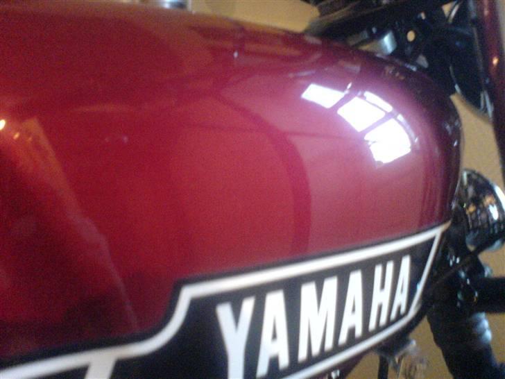 Yamaha 4 Gear K1 • Red Ocean • - Auto-lakeret. Genial farve. billede 3