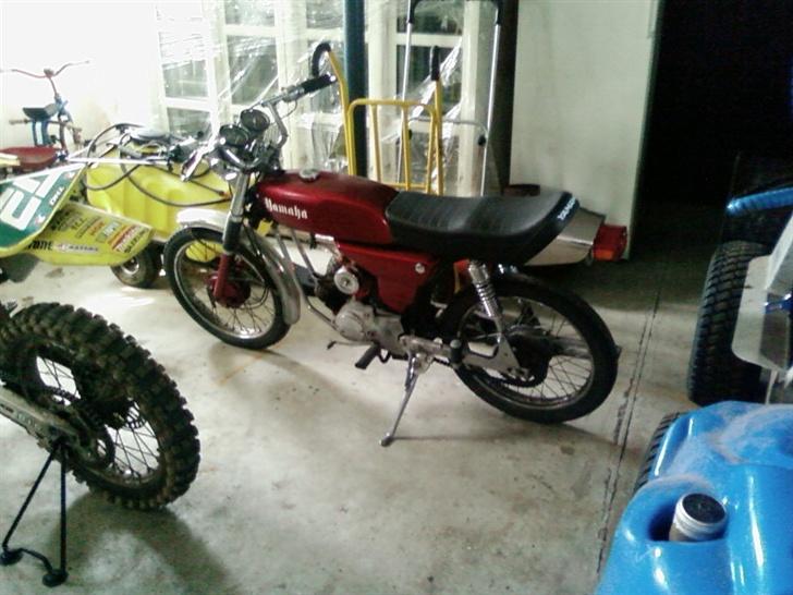 Yamaha FS1 - Sådan som den nogenlunde ser ud nu, mangler bare lige ny forskærm :) billede 18