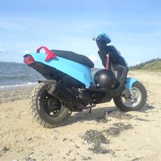 PGO hot 50 blue sky solgt