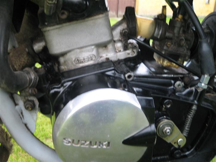 Suzuki Rmx solgt - motoren fra den anden side billede 9
