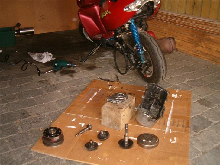 Aprilia Sonic Projekt 47% - ny gearing + bagaksel + pakdåser og alt det der. billede 3