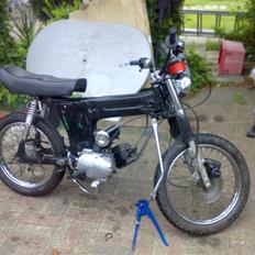 Yamaha 4 Gear DX (solgt 6000kr) 