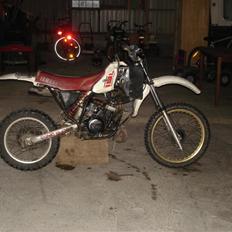 Yamaha mono cross solgt