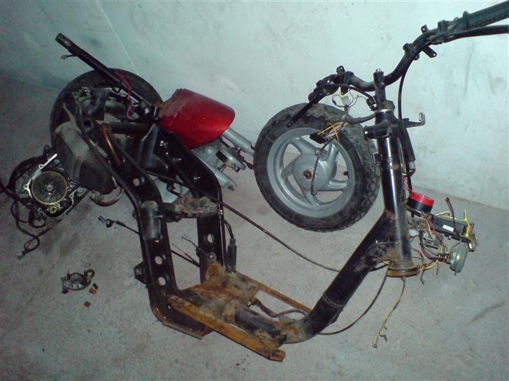 Piaggio Zip (SOLGT) - Sådan så den ud inden jeg begyndte... billede 9