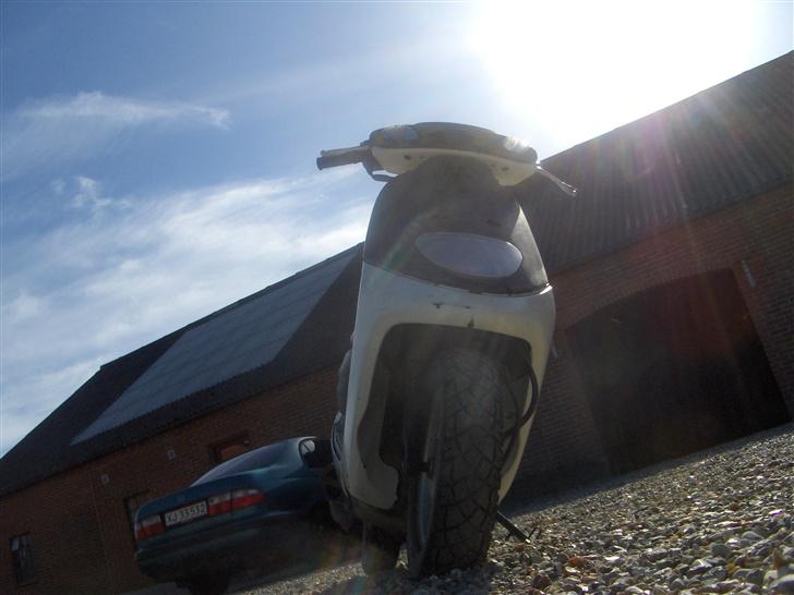 Yamaha Jog Space *SOLGT* - Den er nu flot, den mangler bare lidt maling :) billede 1