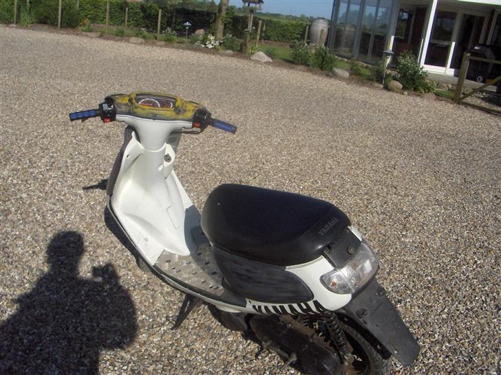 Yamaha Jog Space *SOLGT* - De lækre hvide inderskjolde der ikke var malet ordenligt :P billede 2