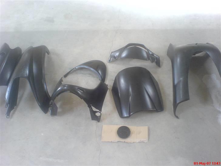 Peugeot Buxy#Bette-Golle#SOLGT - efter den er blivet malet billede 6