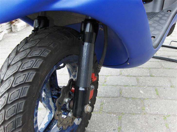 Aprilia sonic solgt - min lækre forgaffel, for fælgen bliver sandblæst og lakeret sort billede 8