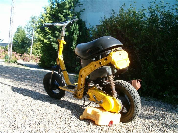 Piaggio Zip  - afkortet bagskærm på stel billede 7