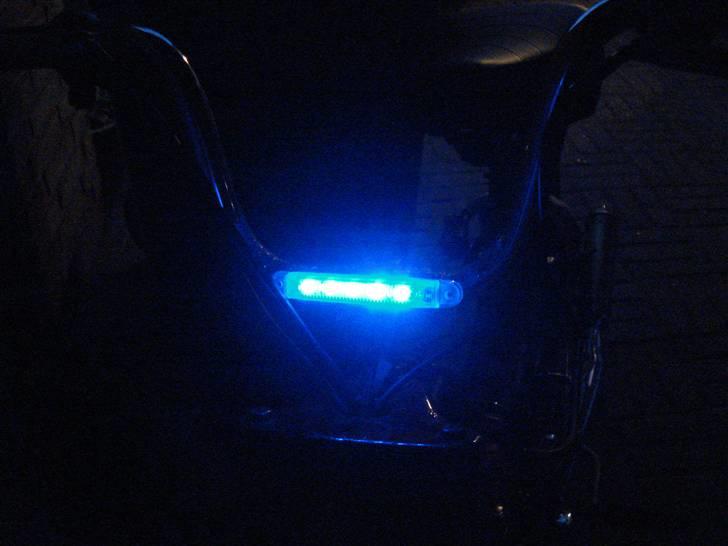 Puch Maxi p *Død* - min blå led-light forlygte "nightrider" :P billede 8