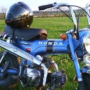 Honda Dax ( omlakeringsprojekt)