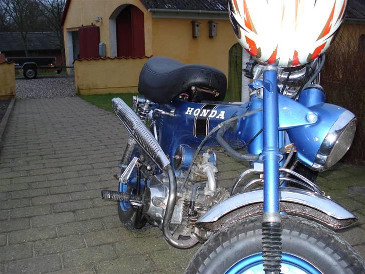 Honda Dax ( omlakeringsprojekt) billede 2