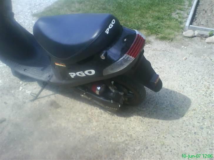 PGO >>Comet<< solgt - malet sort baggrund i blink og bremse parbol billede 9